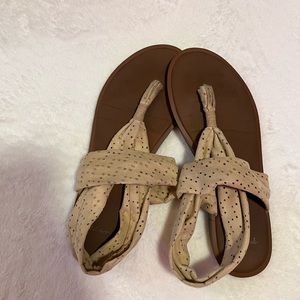 Sanuk yoga mat sandals. Size 8.